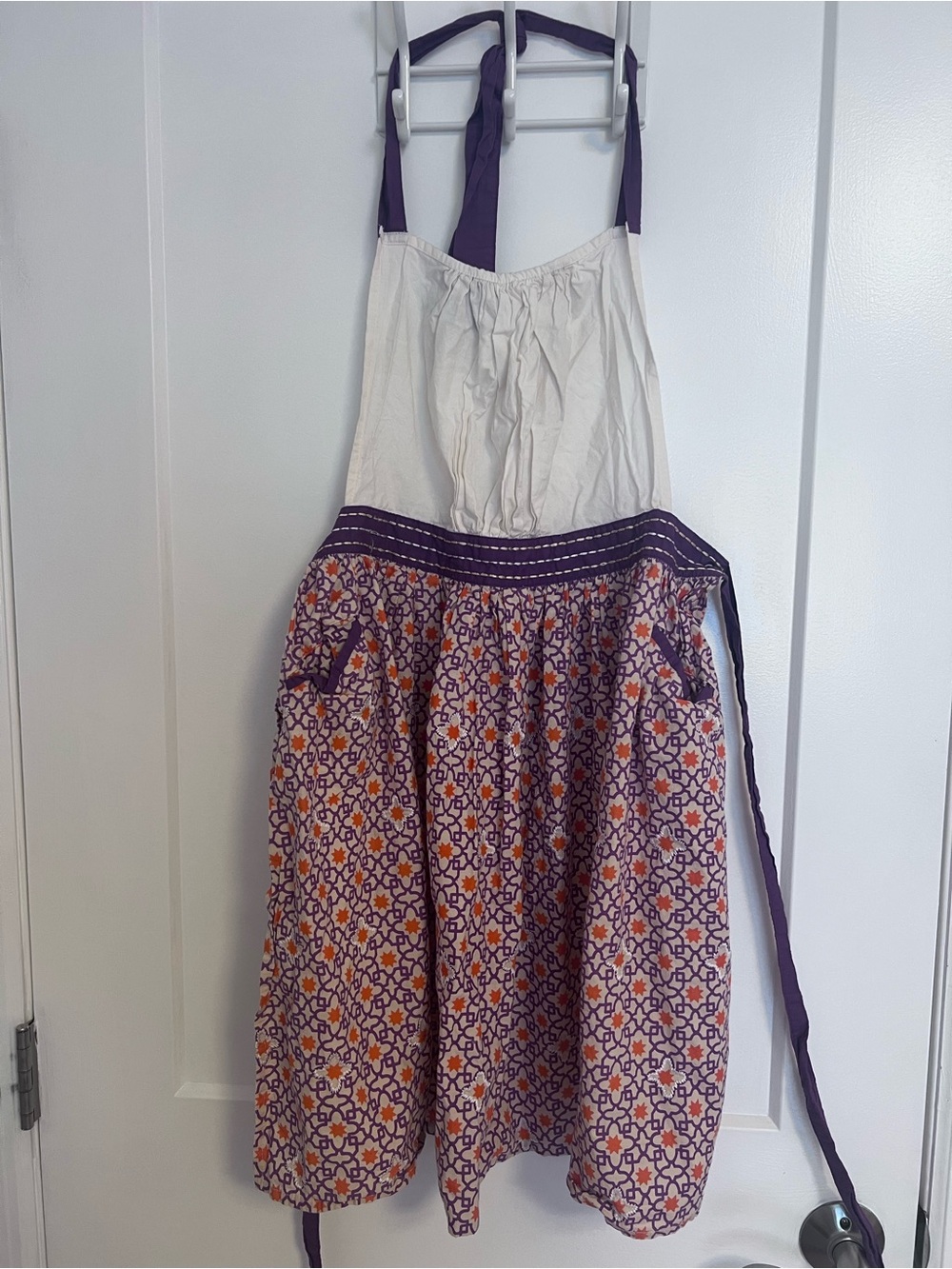 Sur La Table Purple and White Apron